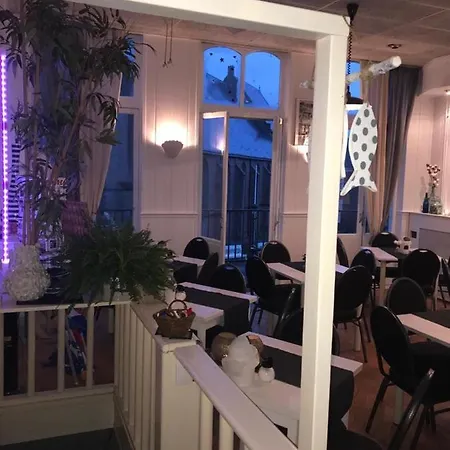 Empire Hotel